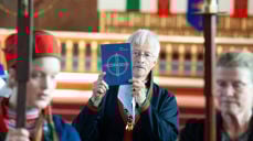 Bierna Bientie, som tidligere var prest i Nidaros, er en av dem som står bak oversettelsen av Det nye testamentet til sørsamisk.