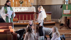 Nyinnsatt kapellan Allan Åsmo holdt prekenen sammen med tårnagentene i Nes kirke søndag 1. februar.