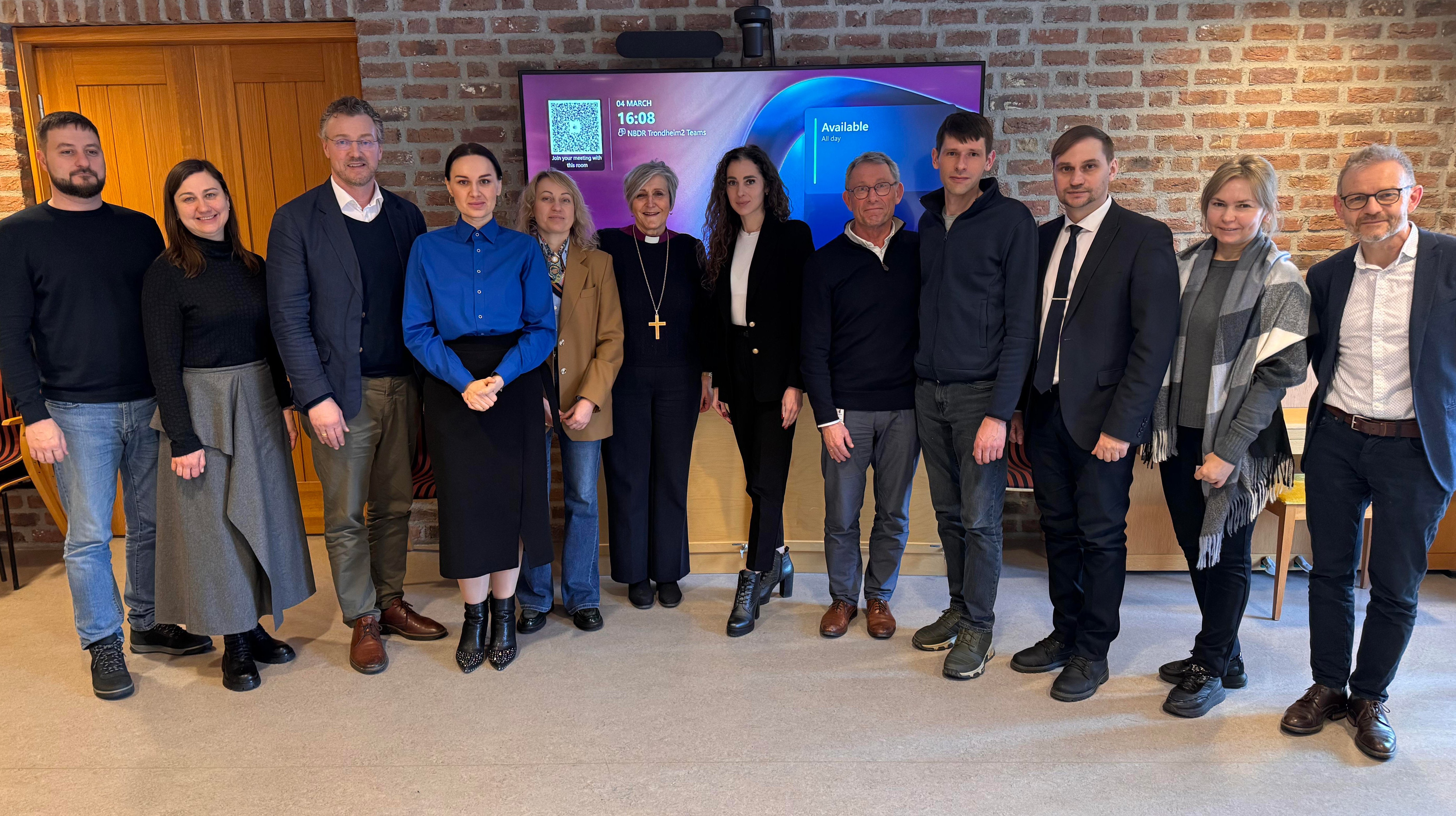 Godt norsk-ukrainsk møte hos biskop Herborg Finnset i Erkebispegården (Foto: Magne Vik Ravndal)