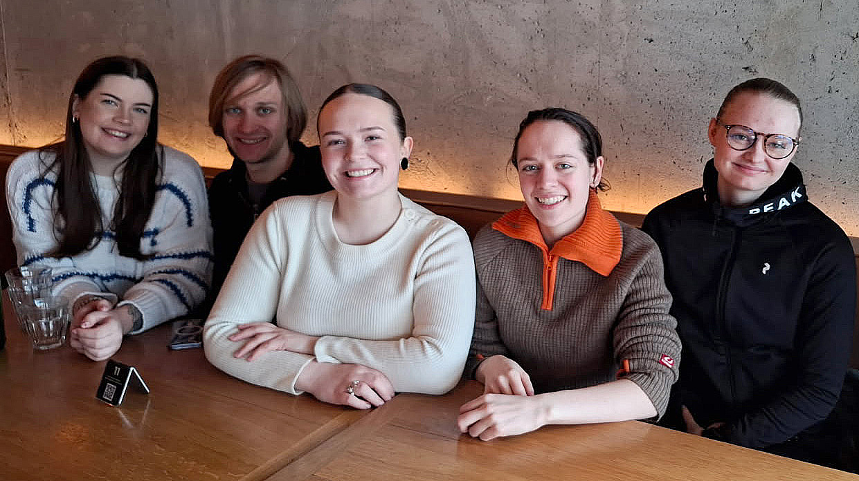 Deler av ungdomsrådet 26-27. Fra venstre: Liv Marie Rødde Paulsen, Georg Hofstad, Malin Beatrix Reitan Olufsen, Katja Wynne Sandø og Pernille Hoel (For full oversikt over medlemmene, se tabell i teksten)