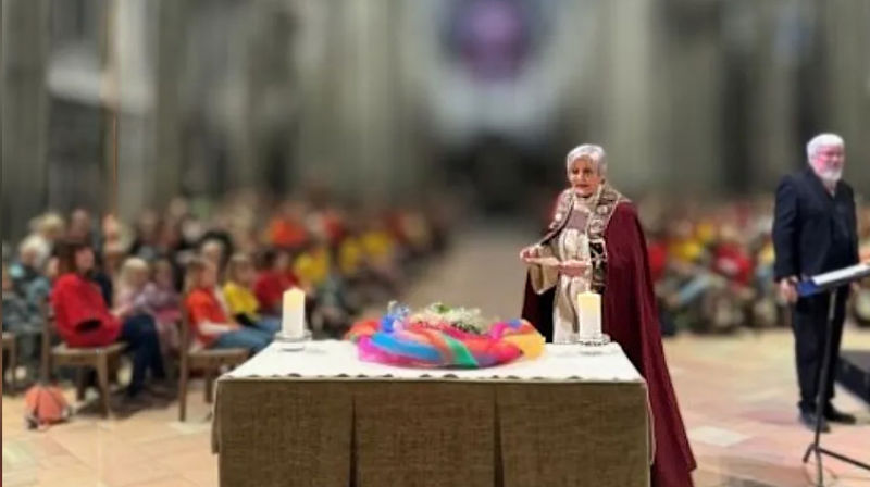 600 barnehagebarn på gudstjeneste i Nidarosdomen