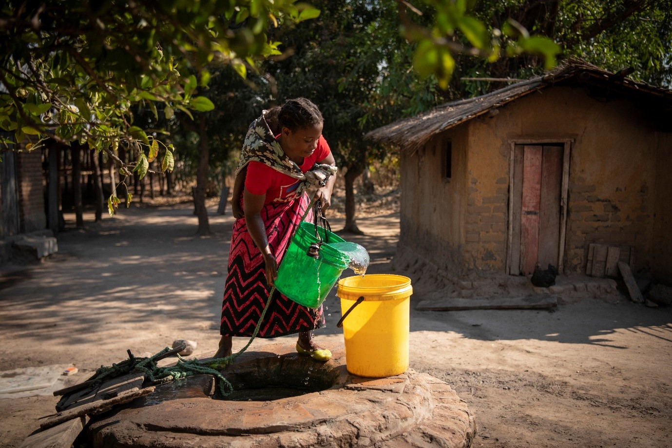 Dryppirrigasjon: Bønder som benytter seg av moderne jordbruksteknologi, slipper å hente vann i brønner og elver så ofte.
