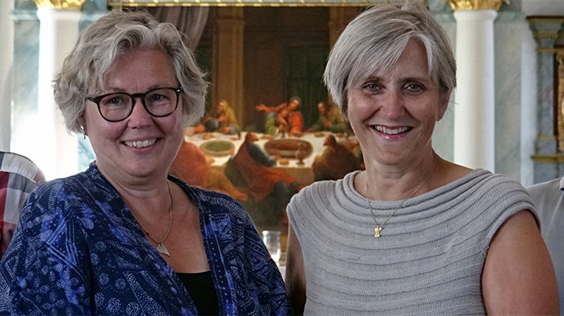 Biskop Eva Nordung Byström og biskop Herborg Finnset på plass på Røros. (Alle foto: Tore Østby, Rørosnytt.no)