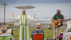 Skaperverket ble feiret flere steder i Stiklestad prosti. Her fra avskjedsgudstjenesten for sokneprest Erik Bakken ved Alstadhaug kirke. (Foto: Henning Vik)