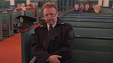 Politileder i Innherred og Namdal, Snorre Haugdal, stilte som lensmann da søndagsgudstjenesten i Egge ble gjennomført i 1920-stil. (Alle foto: Arne Opdal)