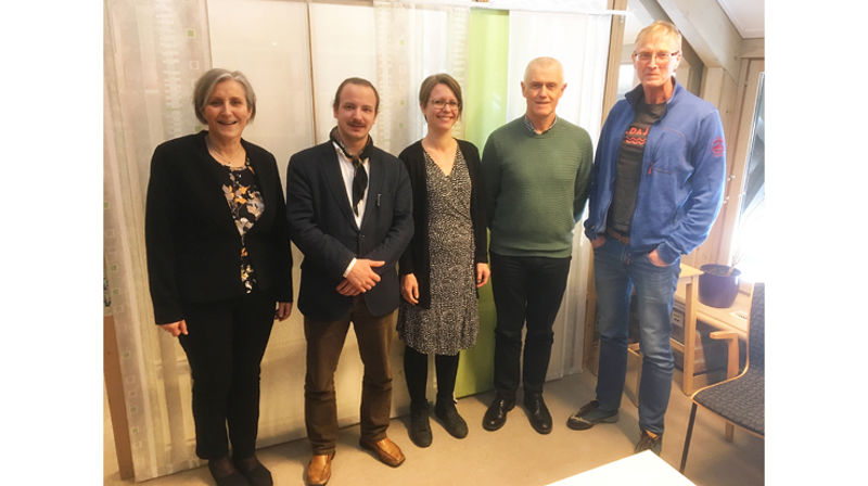 Styret i Kirkelig dialogsenter Trondheim. Fra venstre: Herborg Finnset (bispedømmet), Eivind Rindal (fellesrådet), Hanna Barth Hake (Areopagos), Kjell Inge Nordgård (fellesrådet), daglig leder Dag Aakre. Vidar Halsteinli (bispedømmet) var ikke til stede på bildet. (Foto: Olav D. Svanholm)