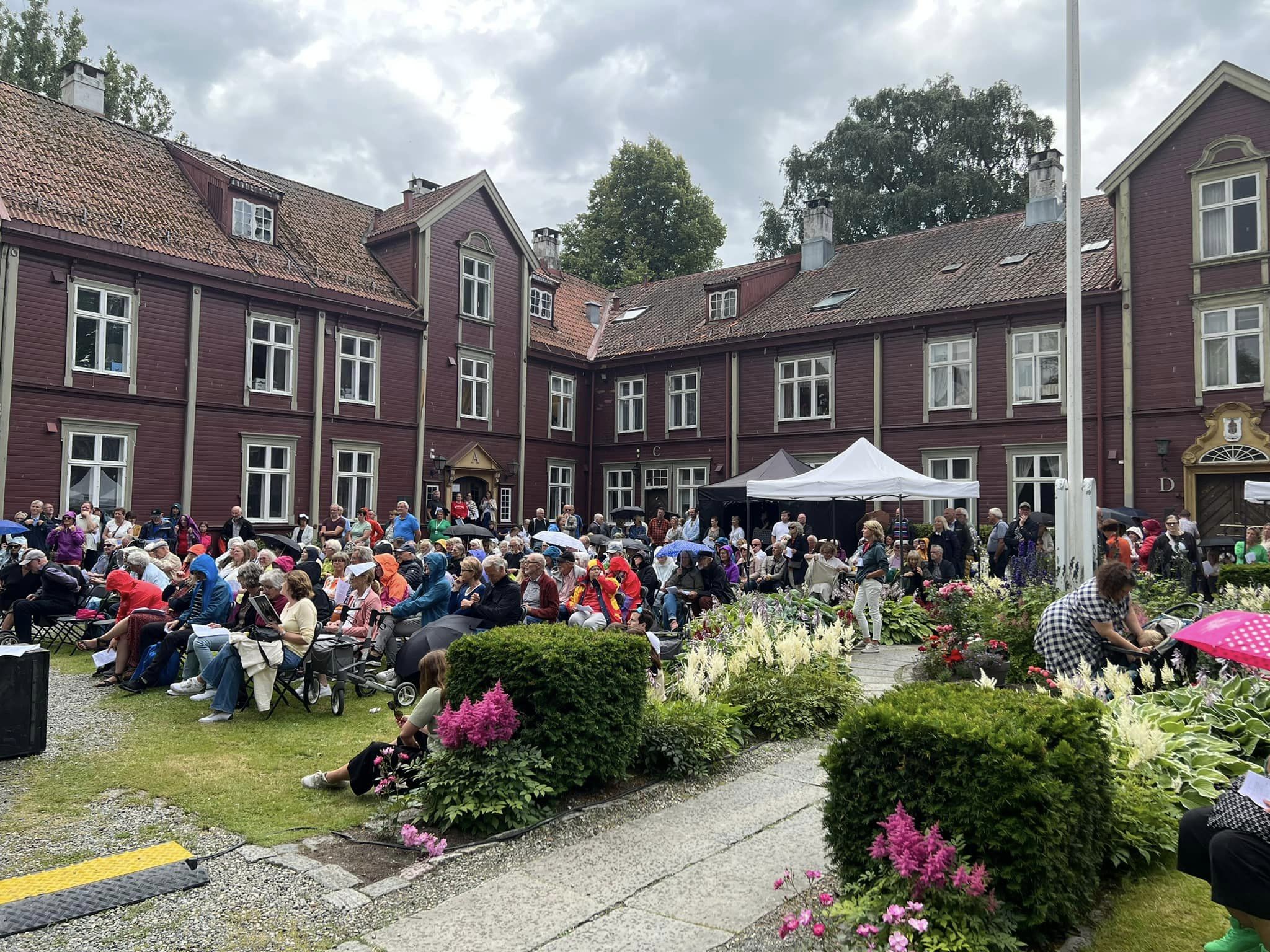 Velkommen til Kirkehagen under Olavsfest!