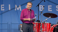 - Vi hører sammen. Derfor må vi vekke hverandre, sa biskop emeritus Tor Singsaas under Klimabrølet på Brattøra i Trondheim.