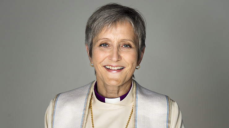 Biskop Herborg Finnset forretter i den direktesendte gudstjenesten fra Nidarosdomen.