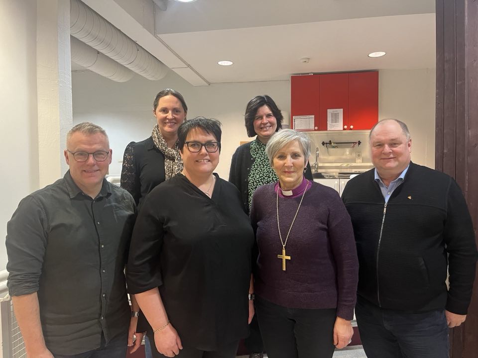 Ordfører Knut Snorre Sandnes, Kultursjef Ingvild Aasen, Grunnskole koordinator Åse Storholmen, Virksomhetsleder Skole Joar Eklo møtte biskop Herborg i forrige uke.