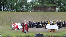 Biskop i Nidaros, Herborg Finnset, preiket under olsokhøymessen i amfiet på Stiklestad.