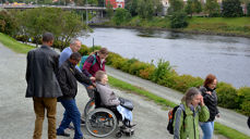 Pilegrimsvandringen langs Nidelven var tilrettelagt for alle. Noen gikk til fots, andre brukte rullator eller rullestol. Og alle nådde målet! (Alle foto: Britt Arnhild Wigum Lindland)