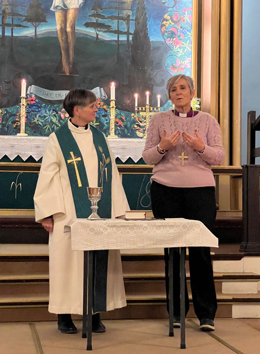 Biskop Herborg og sokneprest Lise Martinussen i Ranheim kirke