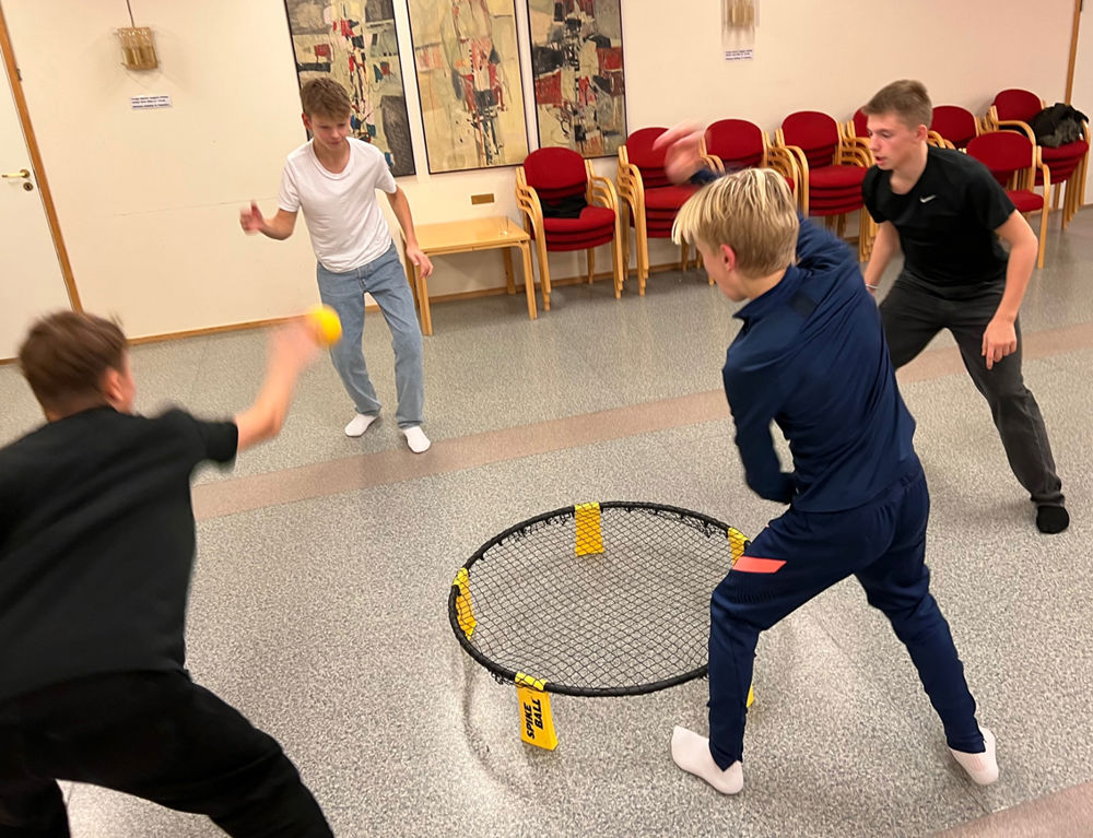 Spike-ball-turnering på ungdomsklubben Heng