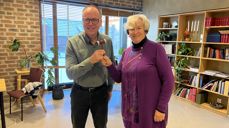 Nyvalgt leder Gunnar Winther (ÅF) og avtroppende leder Brit Skjelbred (NK).