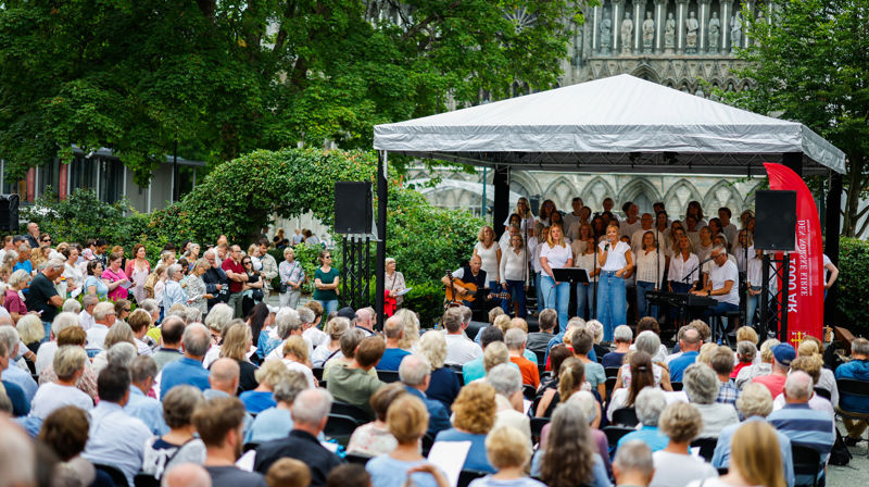 Gospel Explosion fylte Kirkehagen under Olavsfest 2025. (Foto: Maria Saxegaard)