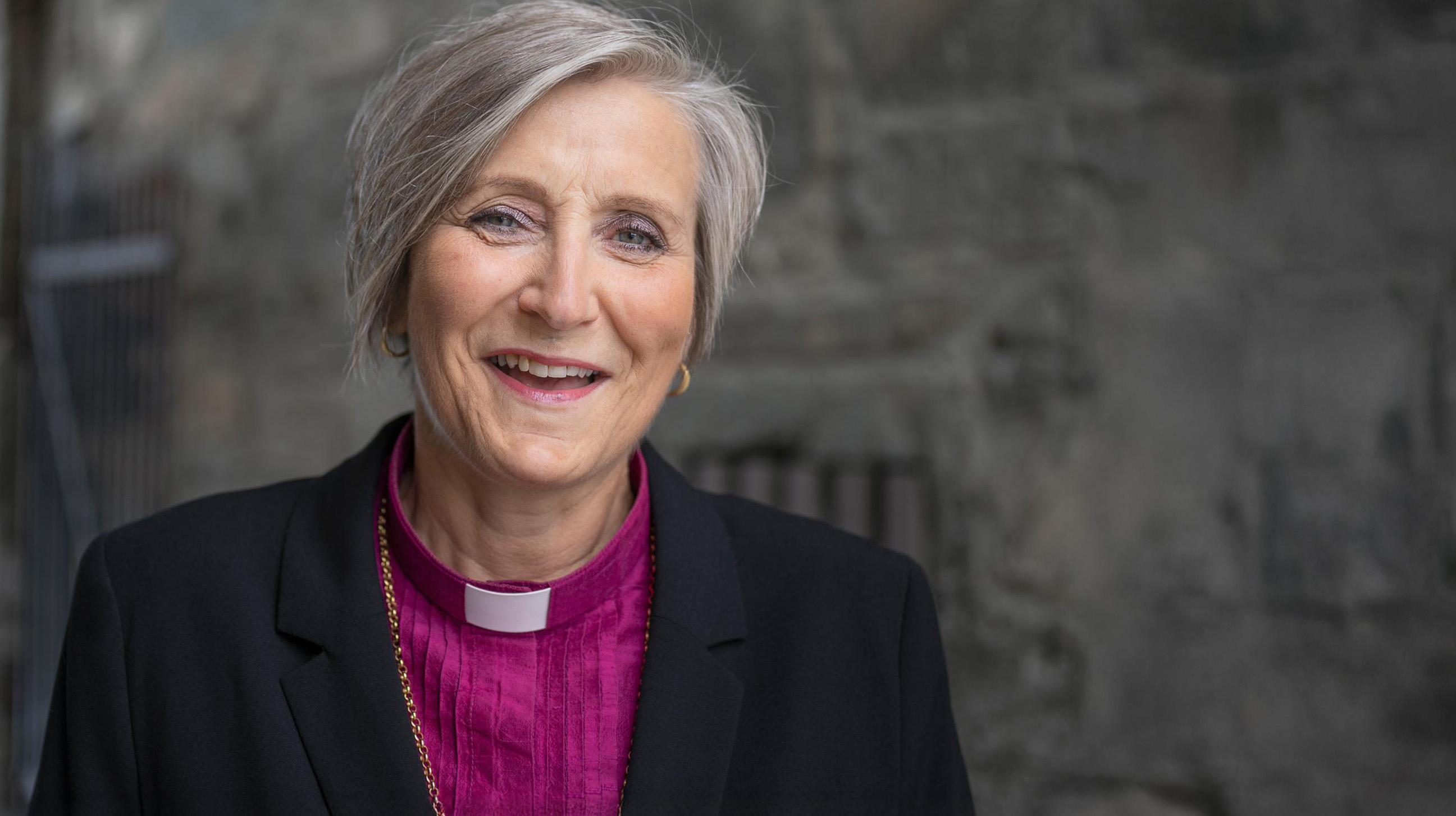 På trua laus: Rekker et fadervår fra borggården til bispekontoret