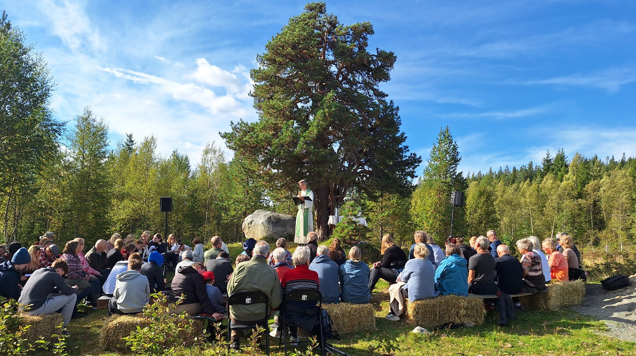 Sauesankings-gudstjeneste er en kuriositet i Nidaros bispedømme. I Klæbu var benkene fullsatt i år også. 