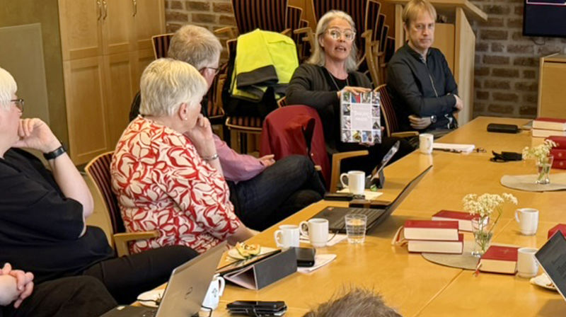 Presenterte sørsamisk kirkebok for bispedømmerådet