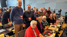«Nidaros-benken» under årets Kirkemøte i Trondheim. Bak fra venstre: Magne Bergslid, Gunnar Winther (bispedømmerådsleder), Bjørn Thomas Åhren, Jon Fredrik Skauge, Ingrid Meslo og Kristine Setran. Foran fra venstre: Randi Sollie Denstad, biskop Herborg Finnset, Kjersti Ngozi Furuseth, Agnes Sofie Engen Gjeset og Sofie Marcelie Hopshaug-Bakke. (Foto: Magne Vik Ravndal)