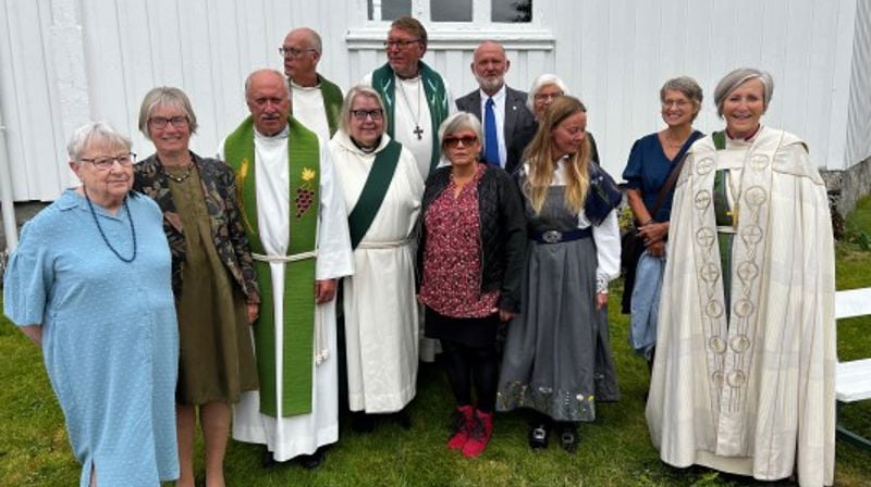 Maria Stolsmo, Astri Wessel, Oddbjørn Stjern, Jon Nilsen, Birgith Østnes, Dagfinn Thomassen, Jorunn Tøndel, Morten Juul, Ellbjørg Reiten, Jorunn Væge, Mariann Espeland, biskop Herborg Finnset.