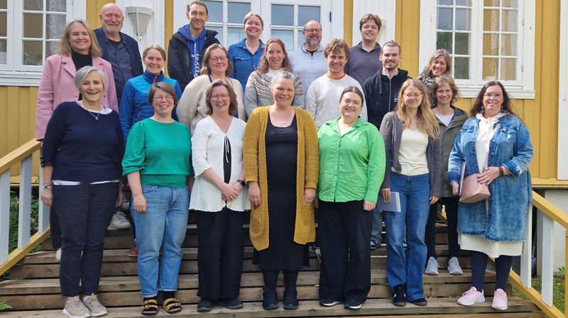 Deltagere og ansatte knytta til Nidaros. Øverst fra venstre; Håkon Olaussen, Bjørn Andersen, Astrid Åsum og Magnus Vestvik. I midten fra venstre: Ingvil Løvik, Ina Myrvang Nilsen, Sigrid Egtvedt, Ingrid Fossan Norum, Oscar Østern, Erik Jensen Misje og Eldfrid-Marie Hollevik Bakken. Foran fra venstre: biskop Herborg Finnset, Tonje Stølan, Inger Synnøve Gjære, Ane Thyvold Ranøien, Anne Lise Malum Dypedal, Julia Marie Hadland, Elisabeth Dios og Tone Rose Birkeland.