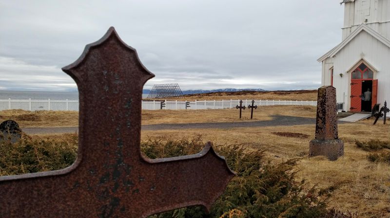 Vakre Nesseby kirke er av dem som trenger ny sokneprest