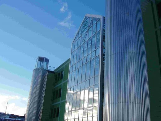 KUN holder til i Forskningsparken som ligger i utkanten av Universitetet i Tromsø sitt område. 