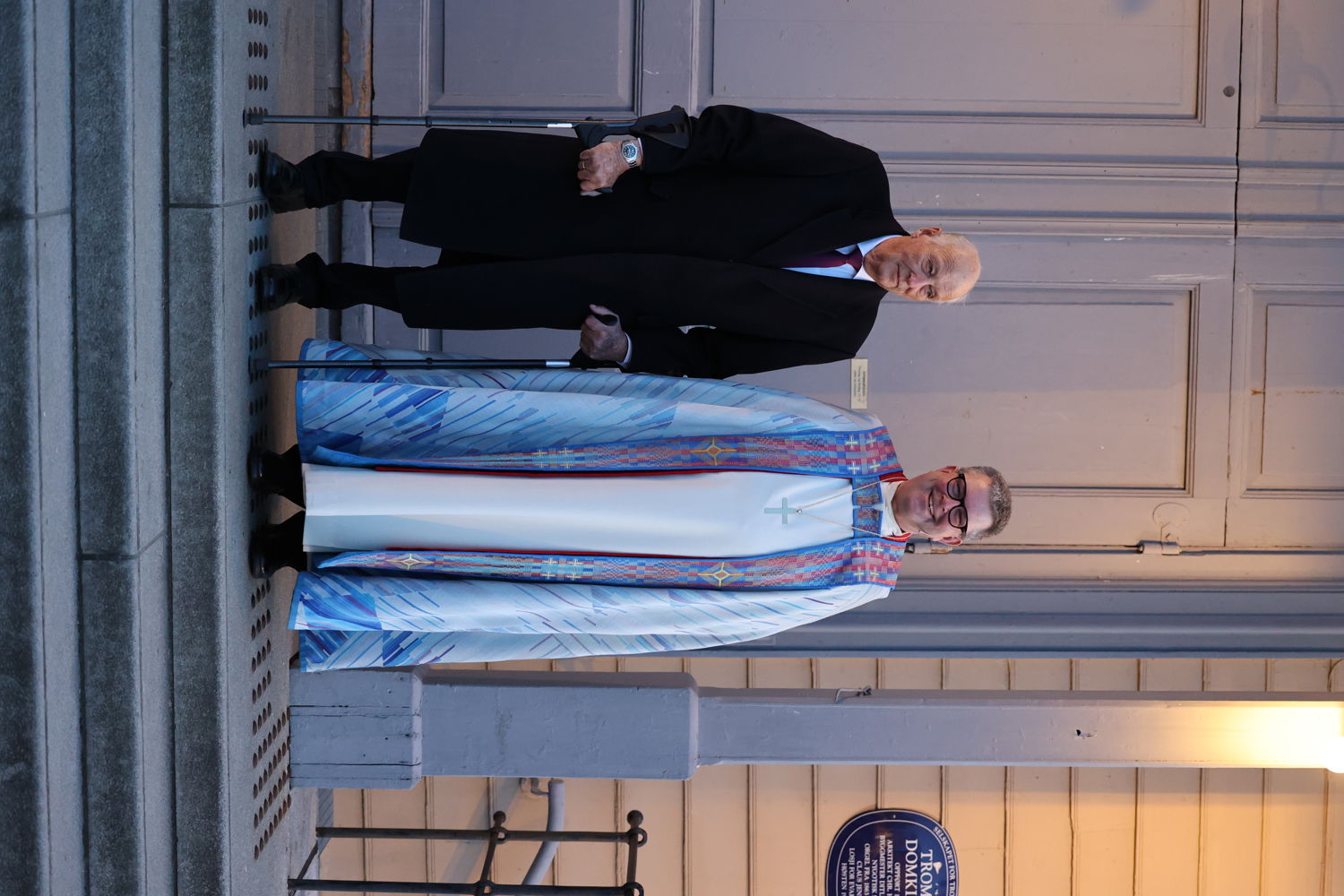 HM Kongen og Biskop Stig Lædene. Bispevigsling 7.12.2025. Foto Anders Emil Kaldhol/Den norske kirke