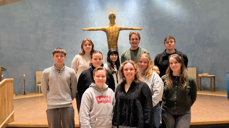 Bak: Májjá Angelica Guttorm, Nathalie Vistnes, Viktor Tanberg, William Dahlberg. Midten: mihkku Ballowara, Astrid Grønås, Miram Zahl-Andreassen, Sandra Hurthi. Fremst: Christoffer Fosshaug (Nestleder), Amalie Thomassen (Leder). Foto: Silje Johnsen, Den norske kirke