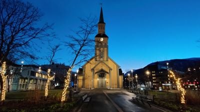 Seks søker Domproststillingen i Tromsø