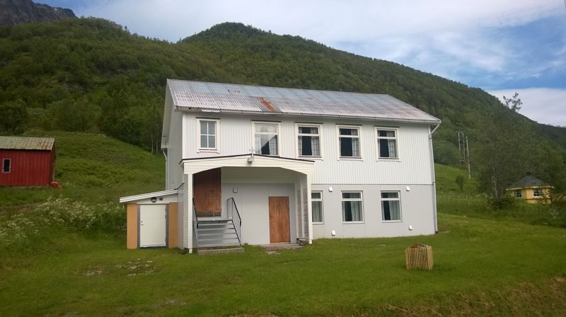 Sifjord bedehuskapell i Torsken blir innviet til kirkelig bruk 17. september