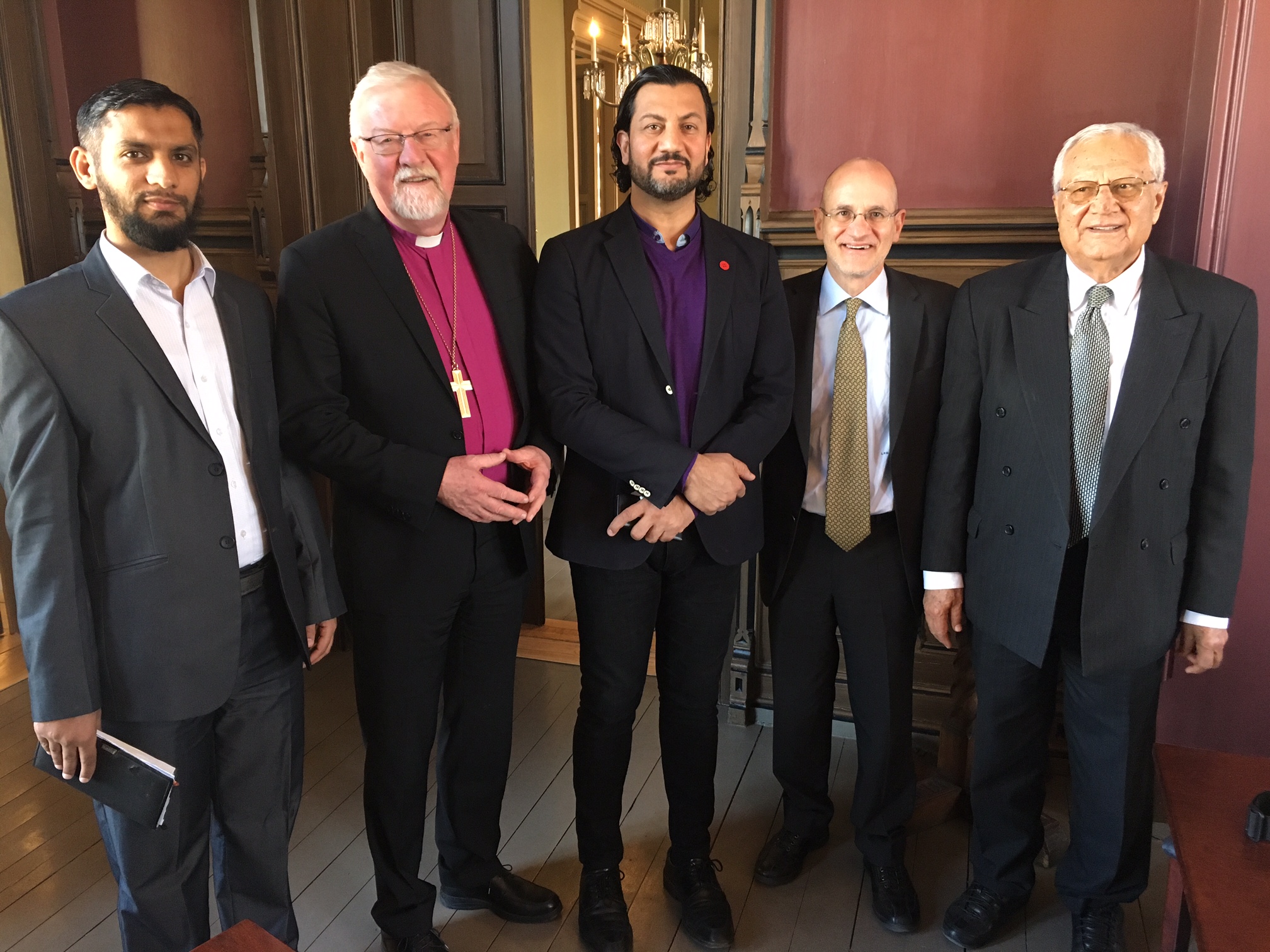 (F.v.) Imam Hamid Farooq, biskop Ole Cristian Kvarme, generalsekretær Methab Afsar (IRN), dr. Leonardo Emberti Gialloreti og dr. Mohammad Sammak. 