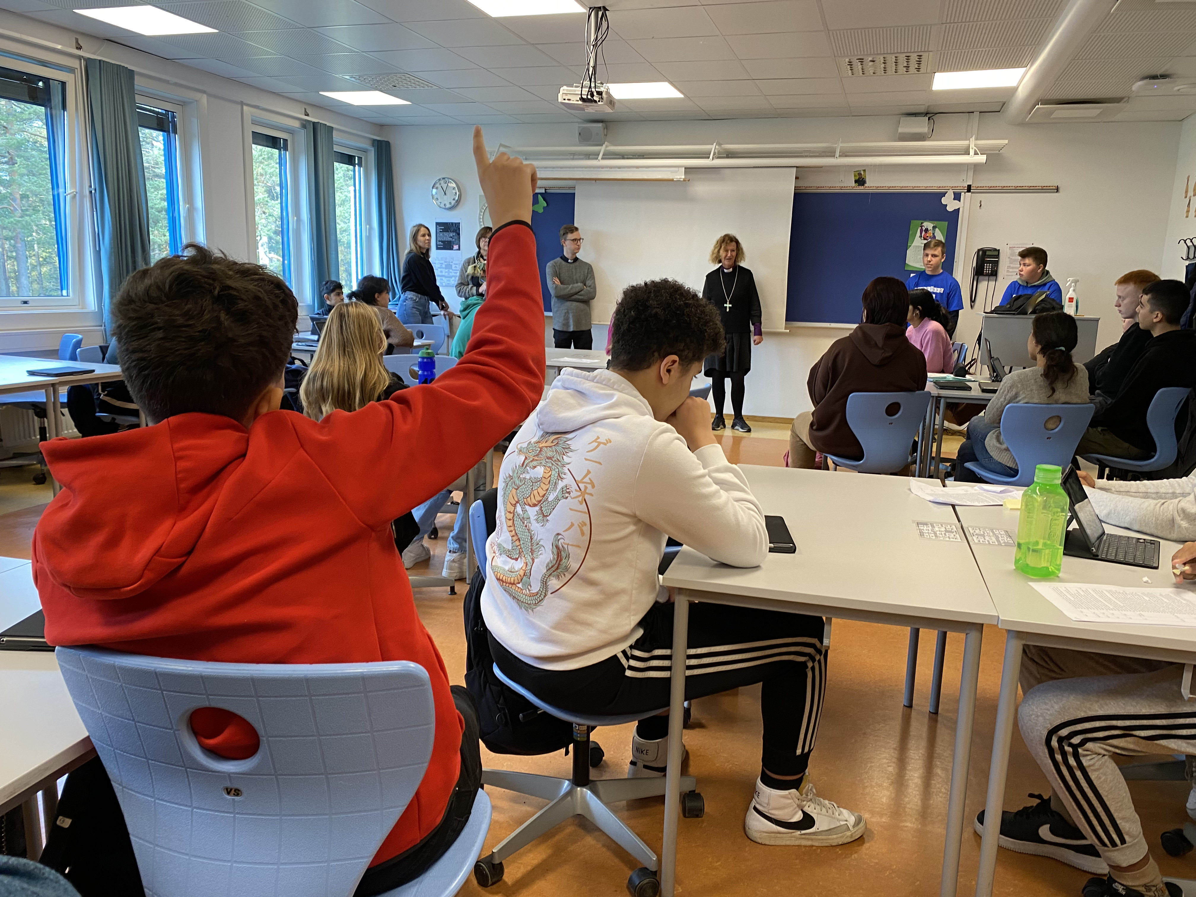 Engasjerte elever ved Apalløkka skole.