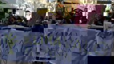 Delegasjon fra Klimavalgalliansen på plass i Paris. Victoria Tobiassen helt til høre på bildet. Foto: Privat