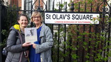 Forfatterne Sandy Goldbeck-Wood og Reidun Mæsel Kolviks diktning om Bodø domkirke har ført dem helt til London. Foto: Solveig Seines