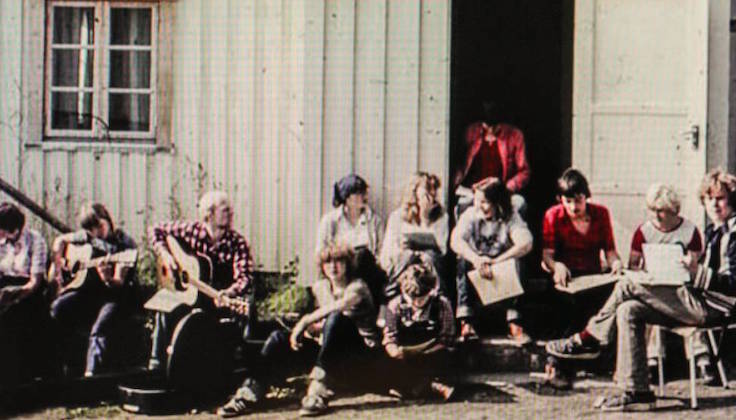 Utsnitt fra bokomslaget til "Spennende år". 