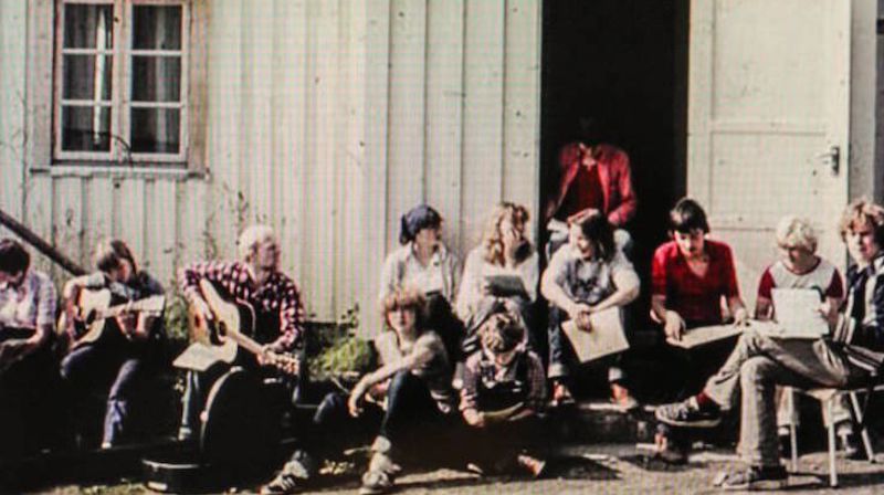 Utsnitt fra bokomslaget til "Spennende år".