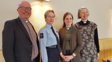 Et solid samarbeidsteam avbildet under kirkekaffen. Daglig leder i stiftelsen Kirkens bymisjon Egil Arnsby, leder i Bodø fengsel Marte Helness, fengseldiakon Christina Ellefsen og domprost Elin Vangen