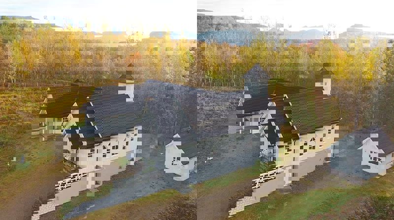 Drag/Helland kirke. Foto Per Sverre Simonsen