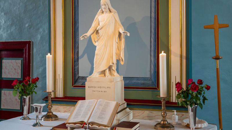 Alter i Tjøtta kirke. Foto: Sør-Hålogaland bispedømme
