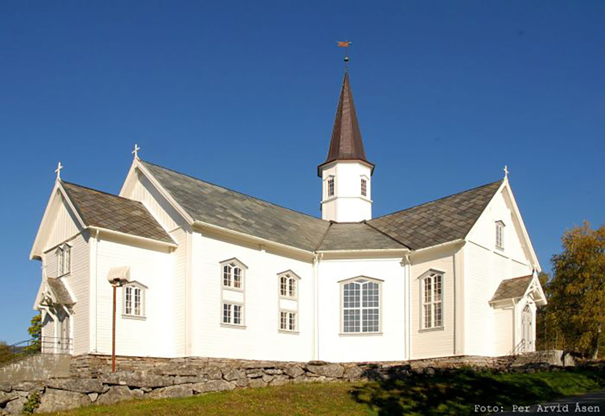 Hemnes kirke. Foto: Kirkesøk