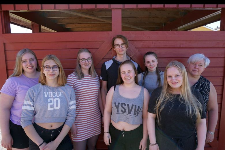 Deltagerne på det første møtet i SHUR 2017-2018, fra venstre: Karoline Steinholt, Klaudia Adam, Marte Risto, Lukas Sandbakk, Kristine Sandtrøen, Oda Myrvang, Ingrid Olsen og rådgiver Anne Grethe Sivertsen