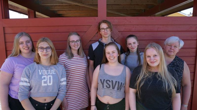 Deltagerne på det første møtet i SHUR 2017-2018, fra venstre: Karoline Steinholt, Klaudia Adam, Marte Risto, Lukas Sandbakk, Kristine Sandtrøen, Oda Myrvang, Ingrid Olsen og rådgiver Anne Grethe Sivertsen