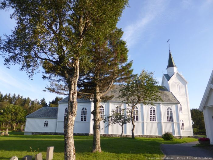 Vega kirke. Foto: Torhild Granhaug, Kirkebyggdatabasen