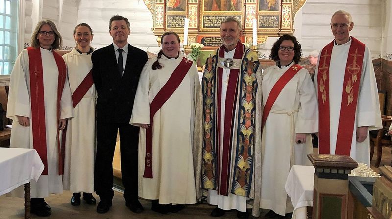 Fra venstre: Ingun S. Barane (sokneprest Egersund), Tonje Vilberg Bjerkreim (diakon Ålgård), Roger Rasmussen (leder Egersund menighetsråd), Siri Johannessen (diakon Eigersund), biskop Erling Pettersen, Ingelin Hatteland Norbakken (diakon Klepp) og Leif Johannes Netland (rådgiver inkluderende kirkeliv). Foto: Knut Pettersen