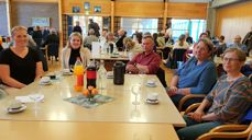 Rådsmedlemmer fra Skjold og Vikebygd var på plass, og fornøyde med muligheten for å lære mer om organiseringsforslaget. Fra venstre: Tomine Teistedal Haraldseid, Sunniva Tveit Gregersen, Arne Tveit, Ingrid Mathilde Sørvåg og Dagfrid Nagel-Alne.