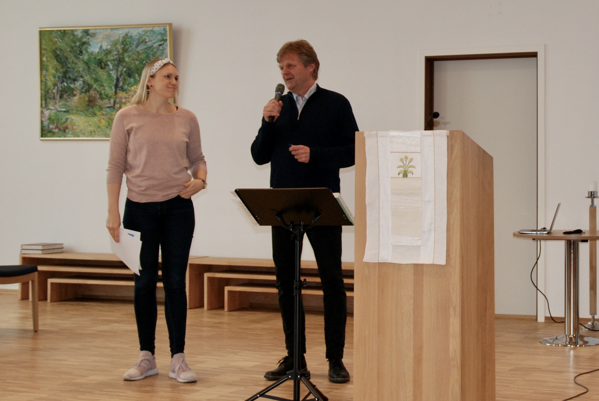 Asbjørn Finnbakk og Anne Margrethe Ree Sunde ledet kurset i Kopervik kirke.