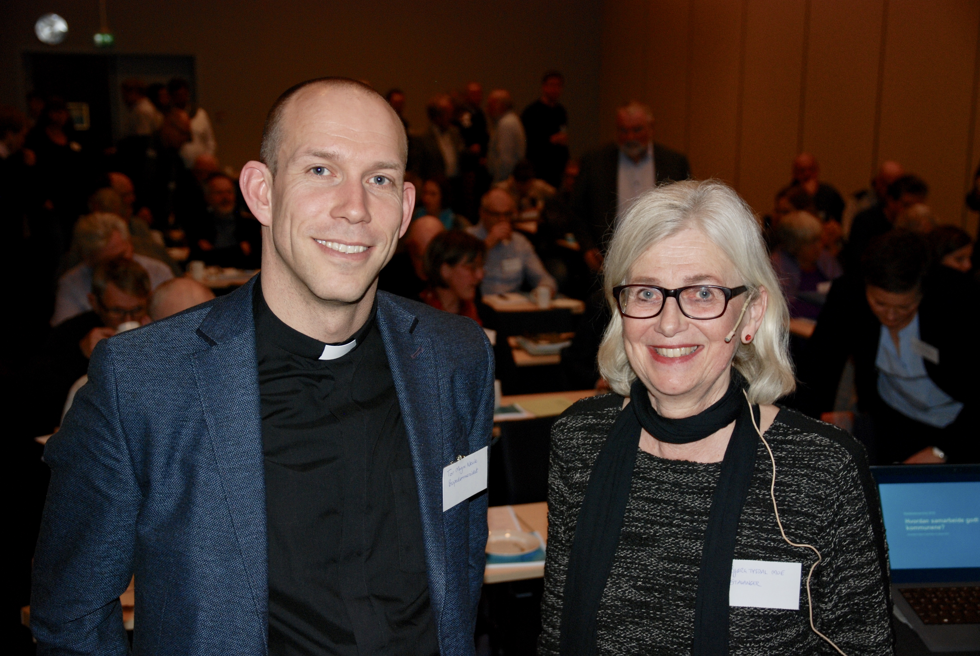 Prest og utviklignsleder Tor Magne Nesvik og varaordfører Bjørg Tysdal Moe hadde begge sentrale innlegg på ledersamlingen.