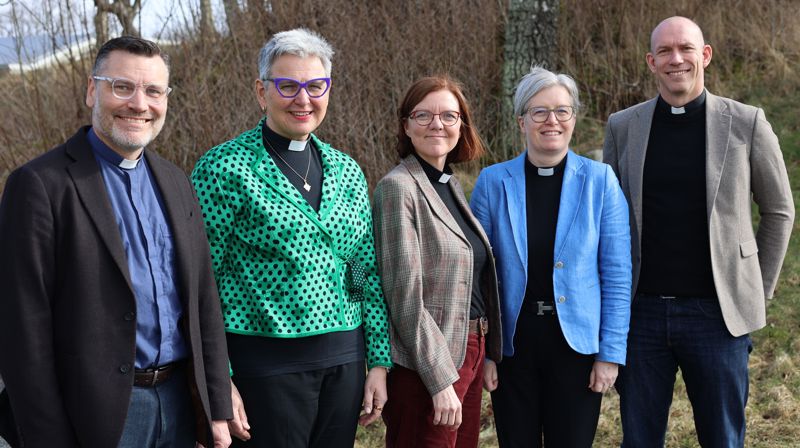 En av disse blir ny biskop i Stavanger: Vidar Mæland Bakke, Stephanie Dietrich, Grethe Lystad Johnsen, Karen Margrete Eikenes Mestad, Tor Magne Nesvik. Foto: Den norske kirke